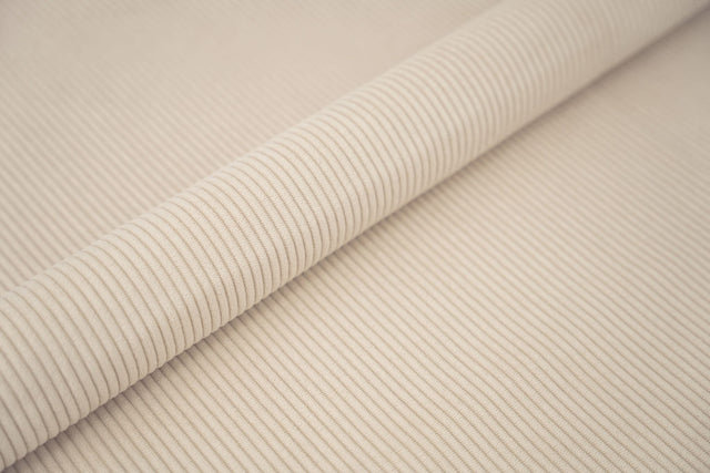 Lys beige fløjl møbelstof – 5 mm jernbanefløjl, metervare til erhverv (billede 1 af 3)