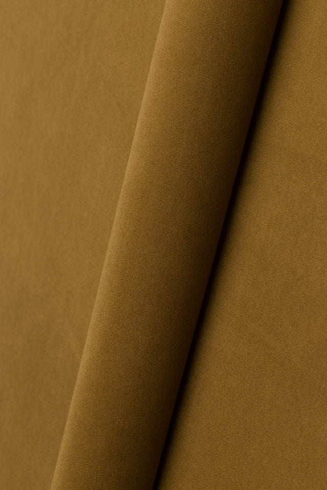 Gylden okkerbrun Casablanca møbelvelour – mikrosuede & slidstærk, metervare til erhverv (billede 1 af 5)