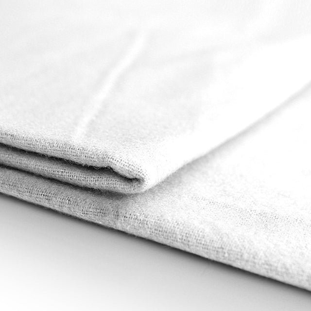 HVID BRANDHÆMMENDE DEKO MOLTON – 300 CM, LET & MAT
