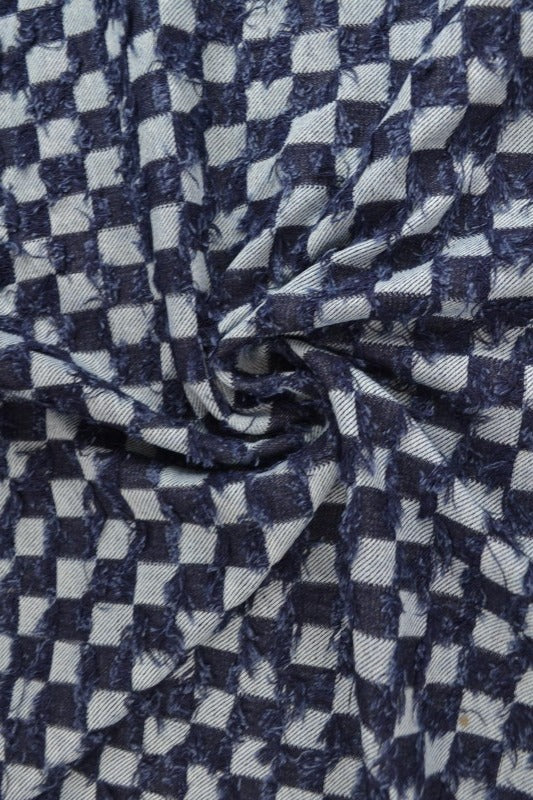 Mørkeblå denim stof med ternede frynser – metervare til bukser & jakker, metervare til erhverv (billede 1 af 8)