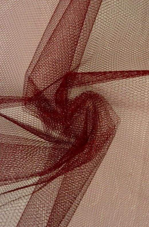 Bordeaux stift tyl – let & formfast netstof, metervare til erhverv (billede 1 af 8)