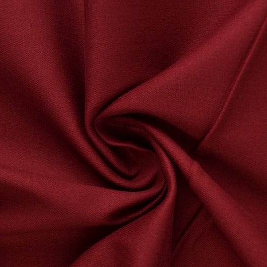 Bordeaux bomuldstwill med stræk – diagonal twill & formfast komfort, metervare til erhverv (billede 1 af 7)