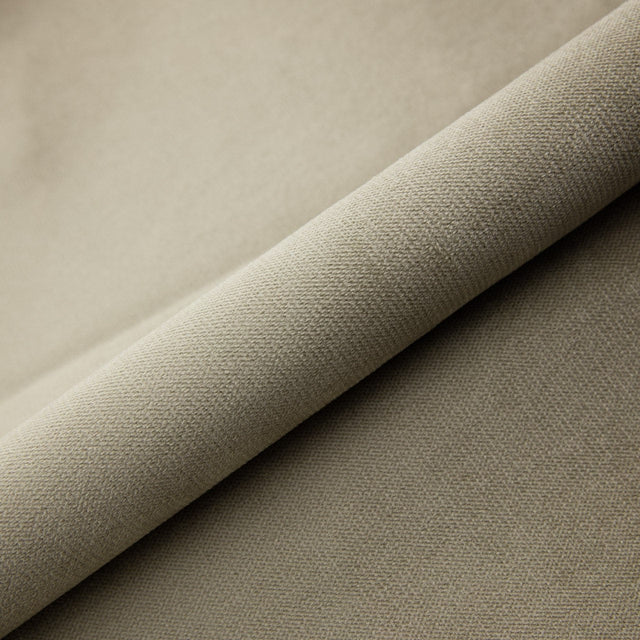 Lys taupebeige Jaguar møbelstof draperet – PETPROOF & ØKO-TEX, metervare til erhverv (billede 1 af 4)