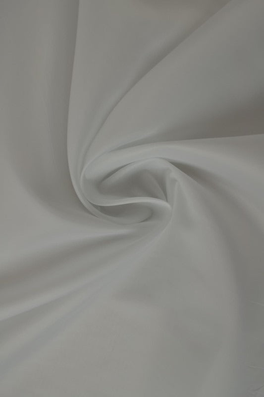 Hvid polyester foer – glat, let & let glans, metervare til erhverv (billede 1 af 5)