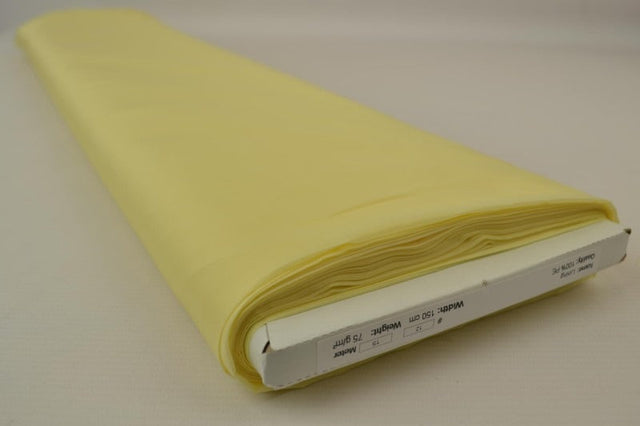 Beige polyester foer – glat, let & let glans, metervare til erhverv (billede 2 af 5)