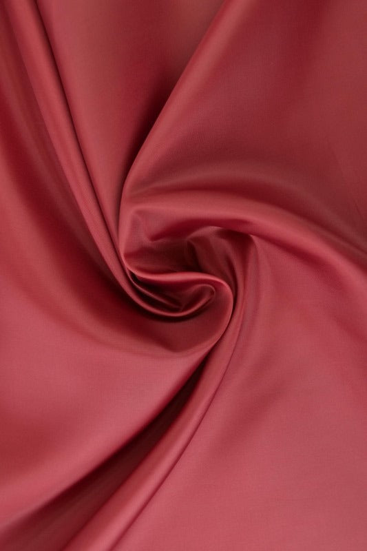 Bordeaux polyester foer – glat, let & let glans, metervare til erhverv (billede 1 af 5)