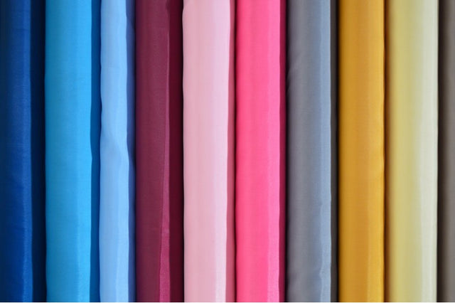 Aqua polyester foer – glat, let & let glans, metervare til erhverv (billede 3 af 5)