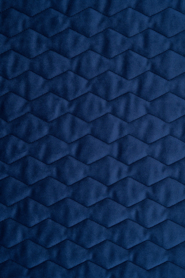 Klassisk marineblå magic velvet 3D – quiltet velour med zigzagmønster, metervare til erhverv (billede 2 af 8)