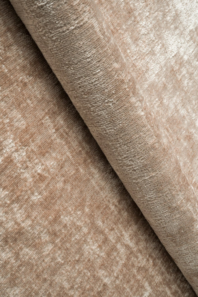 Varm taupebeige Miu chenille møbelstof – slidstærk & petproof, metervare til erhverv (billede 1 af 7)