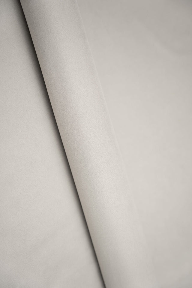 Lys gråbeige smart velvet møbelvelour – slidstærk & petproof, metervare til erhverv (billede 1 af 4)
