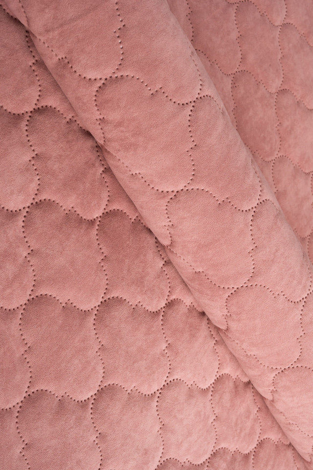 Blød koralrosa Uttario velvet 3D – quiltet velour med boblemønster, metervare til erhverv (billede 1 af 3)