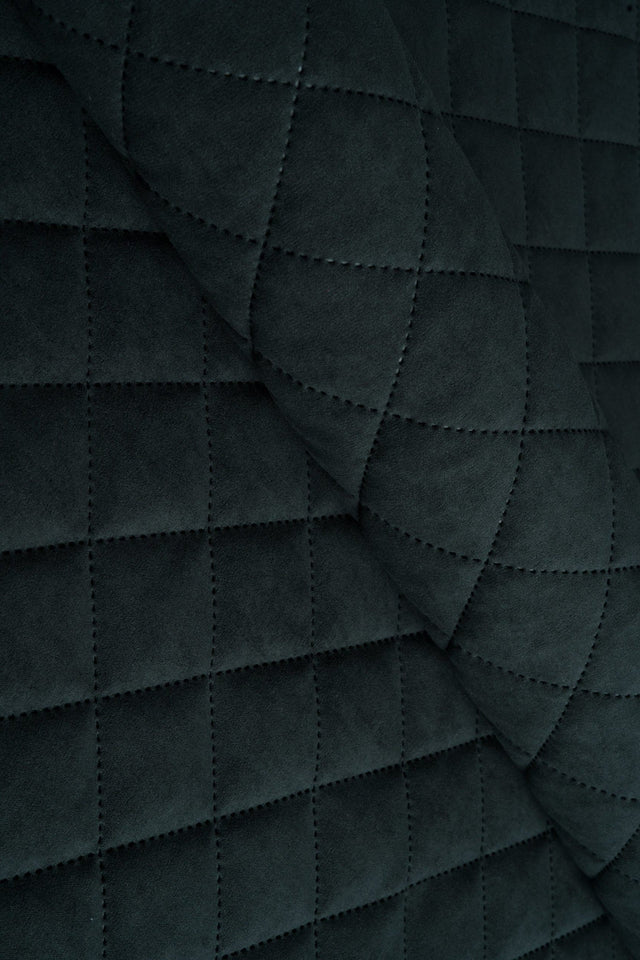 Mørk grafitsort Uttario velvet 3D – quiltet velour med viftemønster, metervare til erhverv (billede 1 af 3)