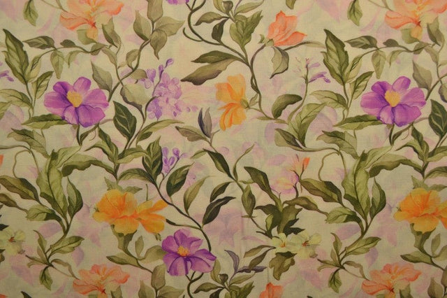 Viskose stof med botanisk blomsterprint – champagne & flerfarvet, metervare til erhverv (billede 3 af 9)