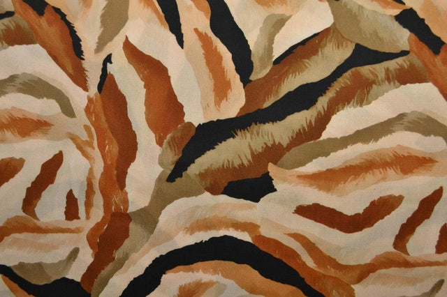 Viskose stof med tigerprint – cognac, beige & sort, metervare til erhverv (billede 3 af 9)