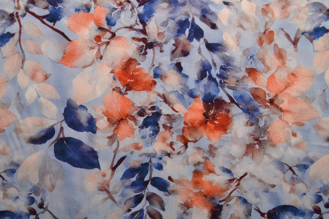 Viskose stof med akvarel blomsterprint – blå & orange, metervare til erhverv (billede 3 af 9)