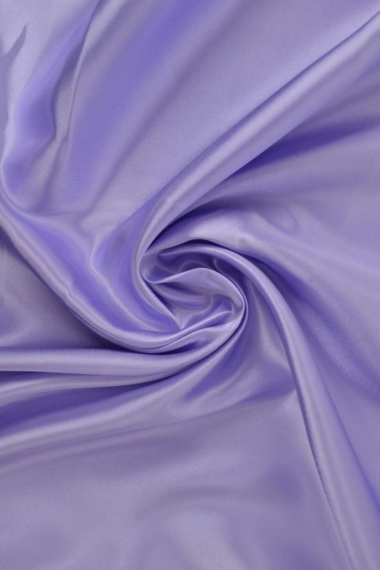 Lavendel lilla satin stof – let & glansfuldt, metervare til erhverv (billede 1 af 8)