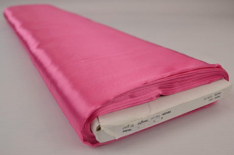 Pink satin stof – let & glansfuldt, metervare til erhverv (billede 2 af 8)