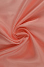 Laksefarvet pink satin stof – let & glansfuldt, metervare til erhverv (billede 1 af 8)