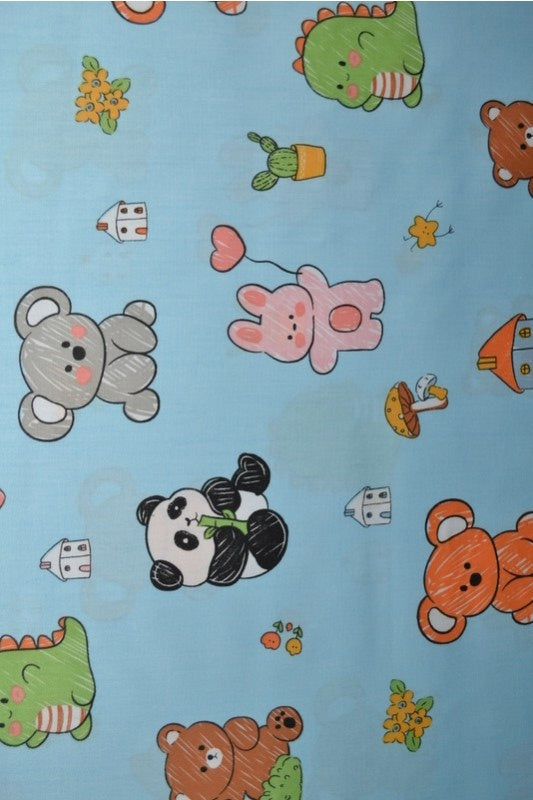 Lyseblå bomuldspoplin med kawaii dyr – børne, metervare til erhverv (billede 1 af 3)