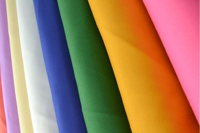 OKKERGUL BOMULDSTWILL MED STRÆK – DIAGONAL TWILL & FORMFAST KOMFORT