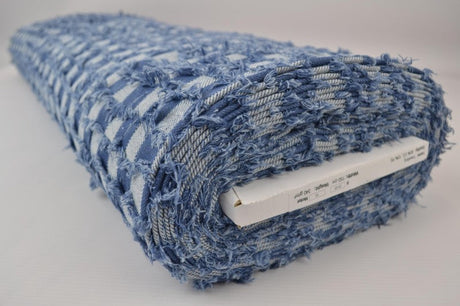 Lys blå denim stof med ternede frynser – metervare til bukser & jakker, metervare til erhverv (billede 2 af 8)
