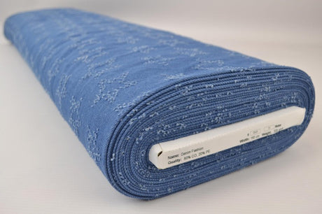 Lys blå denim stof med stjernemønster – metervare til bukser & jakker, metervare til erhverv (billede 2 af 8)