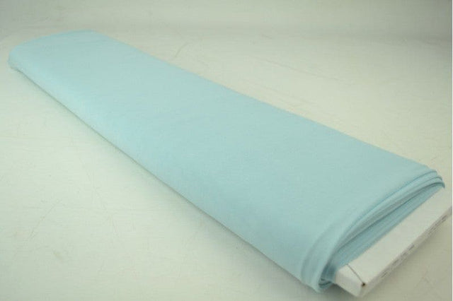 Lyseblå lycra mesh – elastisk netstof, semi transparent, metervare til erhverv (billede 2 af 4)