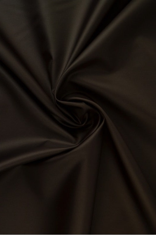 Brun let vandtæt polyester – slidstærk & hurtigtørrende, metervare til erhverv (billede 1 af 6)