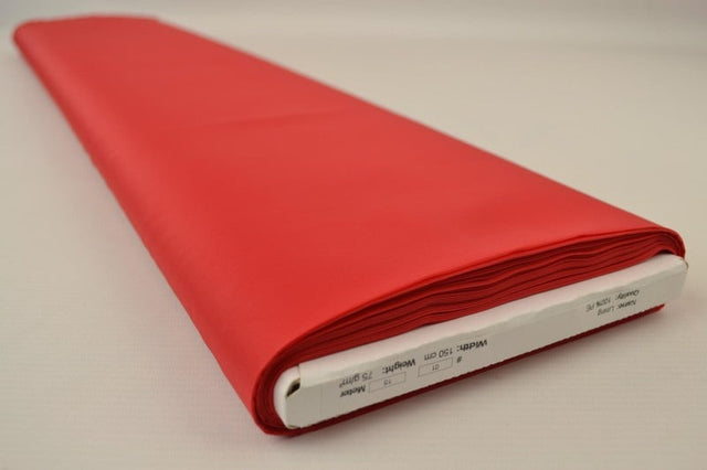 Rød polyester foer – glat, let & let glans, metervare til erhverv (billede 2 af 5)
