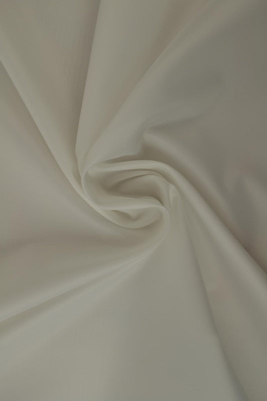 Råhvid polyester foer – glat, let & let glans, metervare til erhverv (billede 1 af 5)