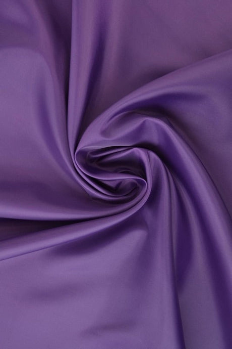 Lilla polyester foer – glat, let & let glans, metervare til erhverv (billede 1 af 5)