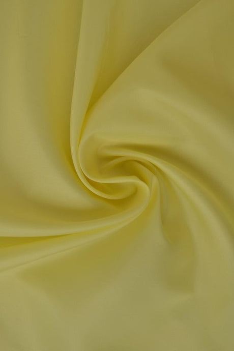 Beige polyester foer – glat, let & let glans, metervare til erhverv (billede 1 af 5)