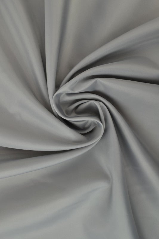 Sølvgrå polyester foer – glat, let & let glans, metervare til erhverv (billede 1 af 5)