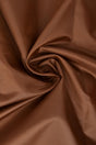 Brun polyester foer – glat, let & let glans, metervare til erhverv (billede 1 af 5)
