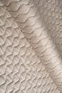 Varm sandbeige magic velvet 3D – quiltet velour med zigzagmønster, metervare til erhverv (billede 1 af 8)
