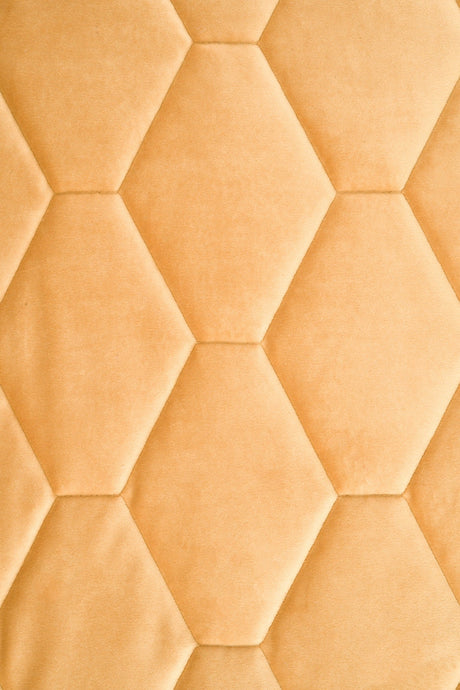 Varm honninggul magic velvet 3D – quiltet velour med sekskantmønster, metervare til erhverv (billede 2 af 8)