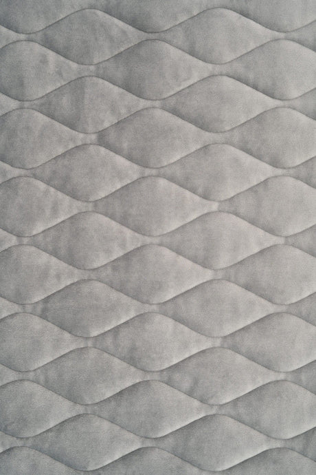 Rolig stengrå magic velvet 3D – quiltet velour med bladmønster, metervare til erhverv (billede 2 af 8)