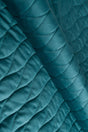 Dyb laguneturkis magic velvet 3D – quiltet velour med bølgemønster, metervare til erhverv (billede 1 af 8)