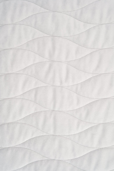Klar snehvid magic velvet 3D – quiltet velour med bølgemønster, metervare til erhverv (billede 2 af 8)