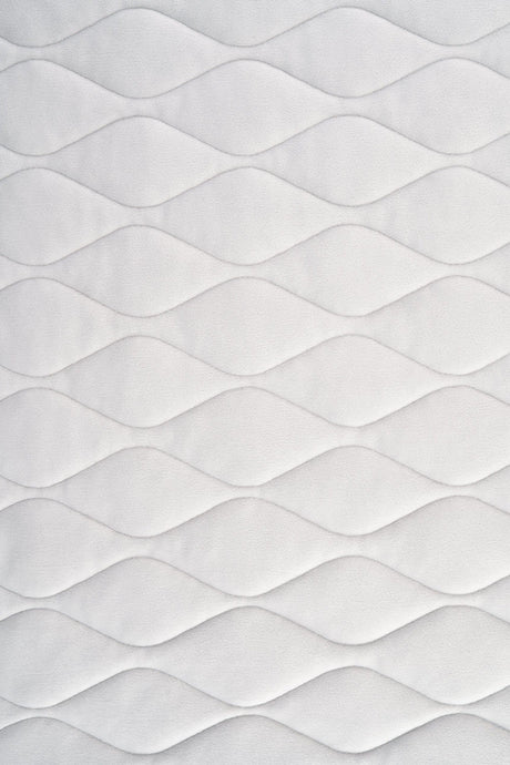Klar snehvid magic velvet 3D – quiltet velour med bladmønster, metervare til erhverv (billede 2 af 8)