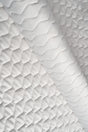 Klar snehvid magic velvet 3D – quiltet velour med zigzagmønster, metervare til erhverv (billede 1 af 8)