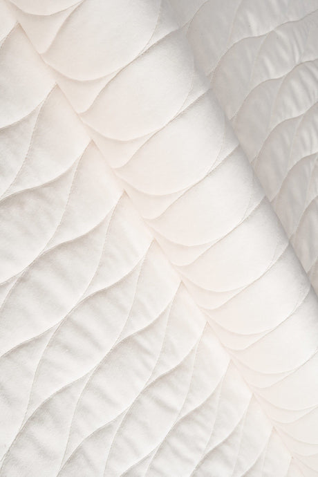 Varm elfenbenshvid magic velvet 3D – quiltet velour med bølgemønster, metervare til erhverv (billede 1 af 8)