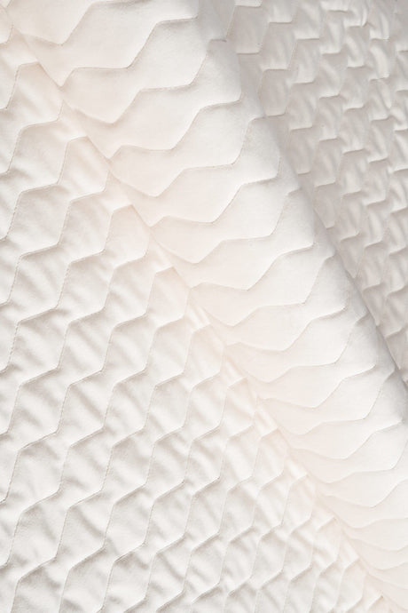 Varm elfenbenshvid magic velvet 3D – quiltet velour med zigzagmønster, metervare til erhverv (billede 1 af 8)