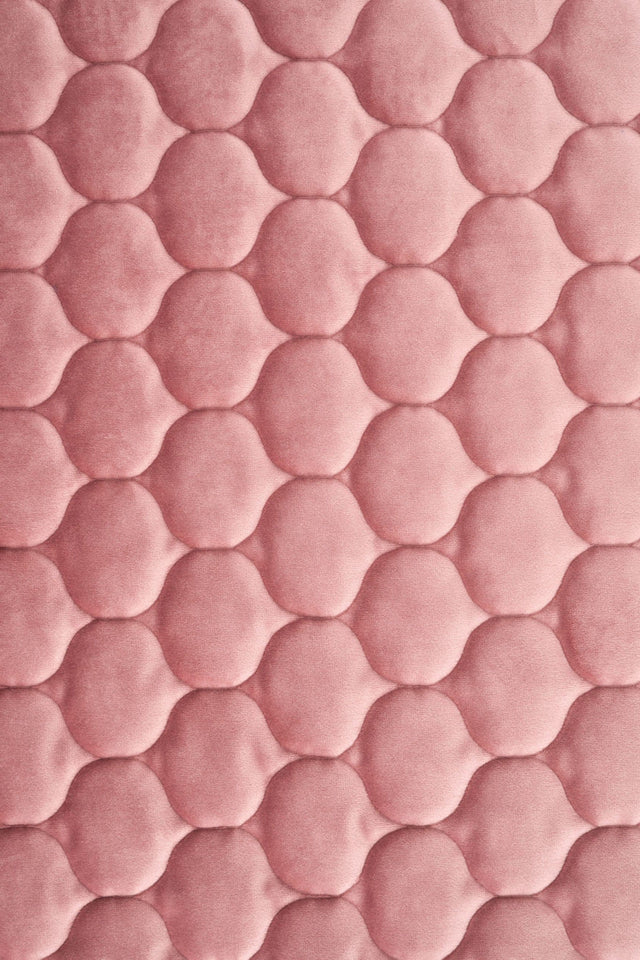 Støvet gammelrosa magic velvet 3D – quiltet velour med dråbemønster, metervare til erhverv (billede 2 af 8)