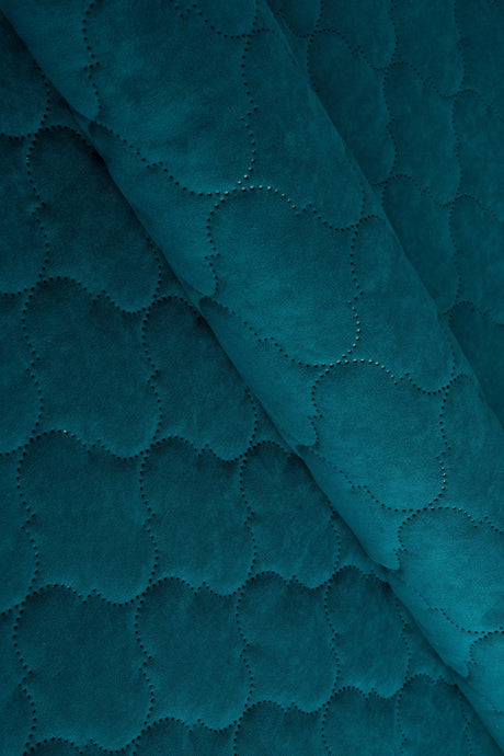 Mørk fjordblå Uttario velvet 3D – quiltet velour med boblemønster, metervare til erhverv (billede 1 af 3)