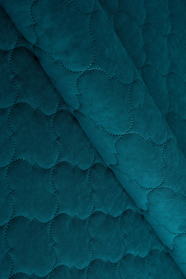 Mørk fjordblå Uttario velvet 3D – quiltet velour med boblemønster, metervare til erhverv (billede 1 af 3)