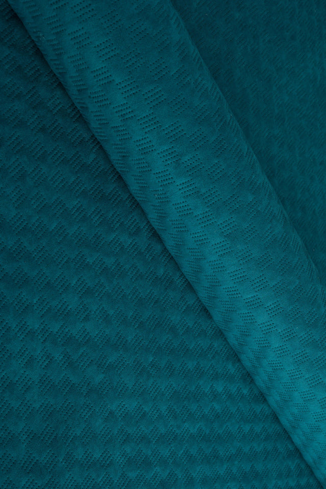 Mørk fjordblå Uttario velvet 3D – quiltet velour med fint bølgemønster, metervare til erhverv (billede 1 af 3)