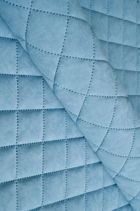 Lys himmelblå Uttario velvet 3D – quiltet velour med viftemønster, metervare til erhverv (billede 1 af 3)