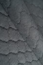 Mørk stormgrå Uttario velvet 3D – quiltet velour med boblemønster, metervare til erhverv (billede 1 af 3)