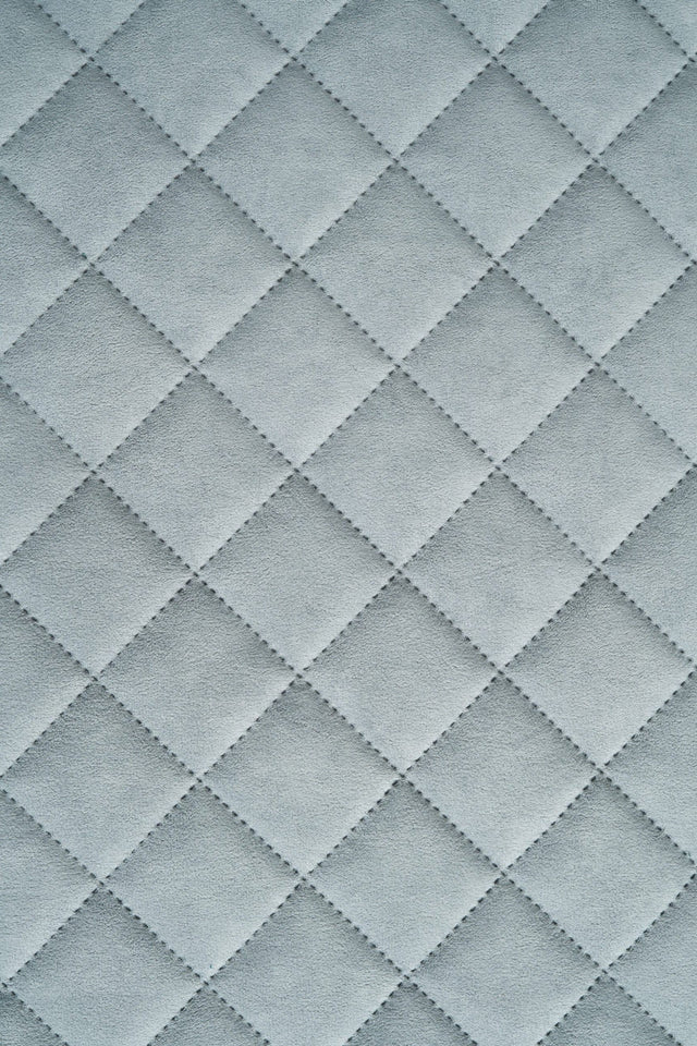 Lys tågegrå Uttario velvet 3D – quiltet velour med viftemønster, metervare til erhverv (billede 2 af 3)